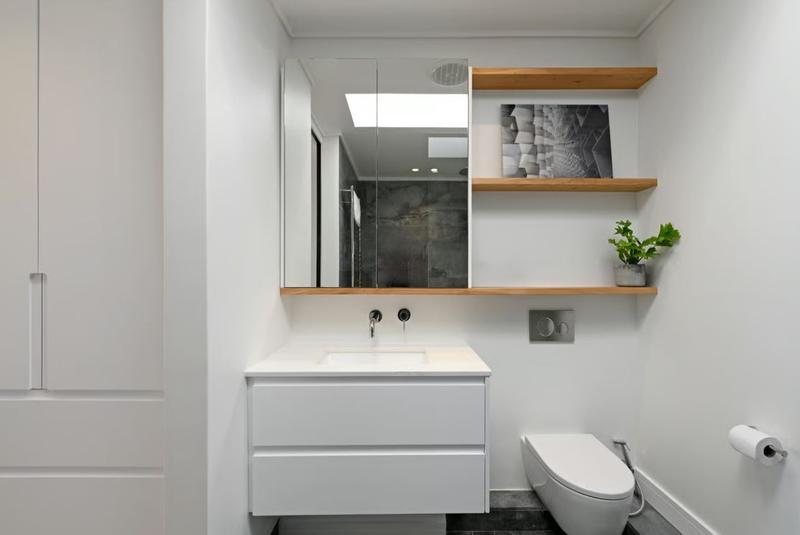 2 Bedroom Property for Sale in Sea Point Western Cape